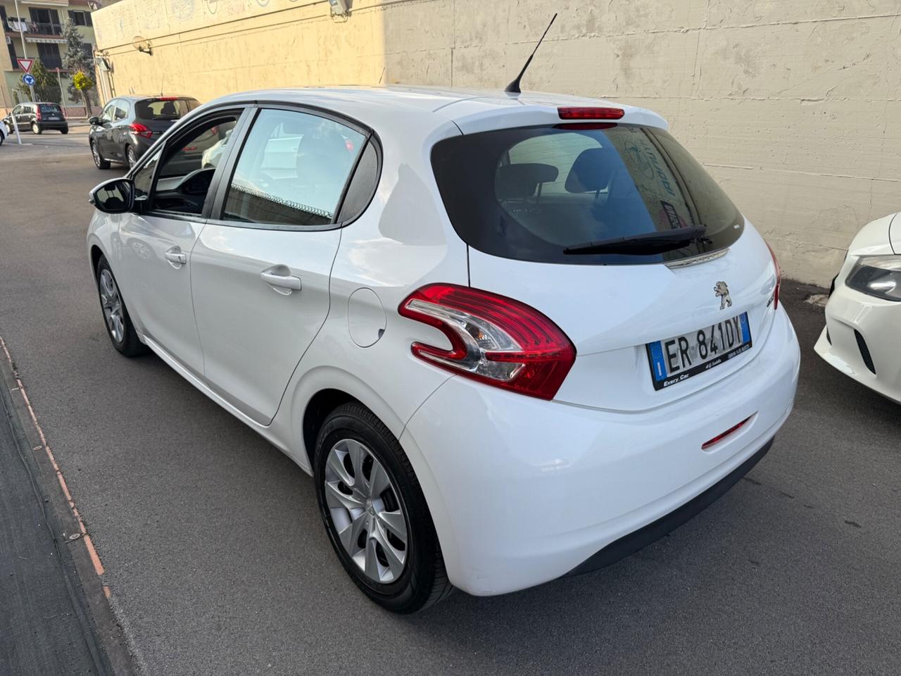Peugeot 208 1.2benzina 5 porte - 2013