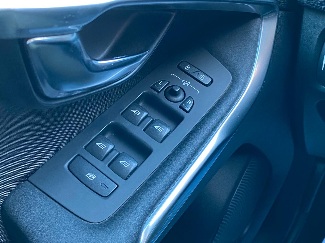 VOLVO V40 Cross Country D2 1.6 115cv GARANTITA