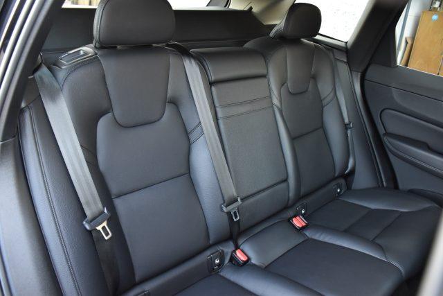 VOLVO XC60 B4 (d) AWD Geartronic Momentum *Pelle*