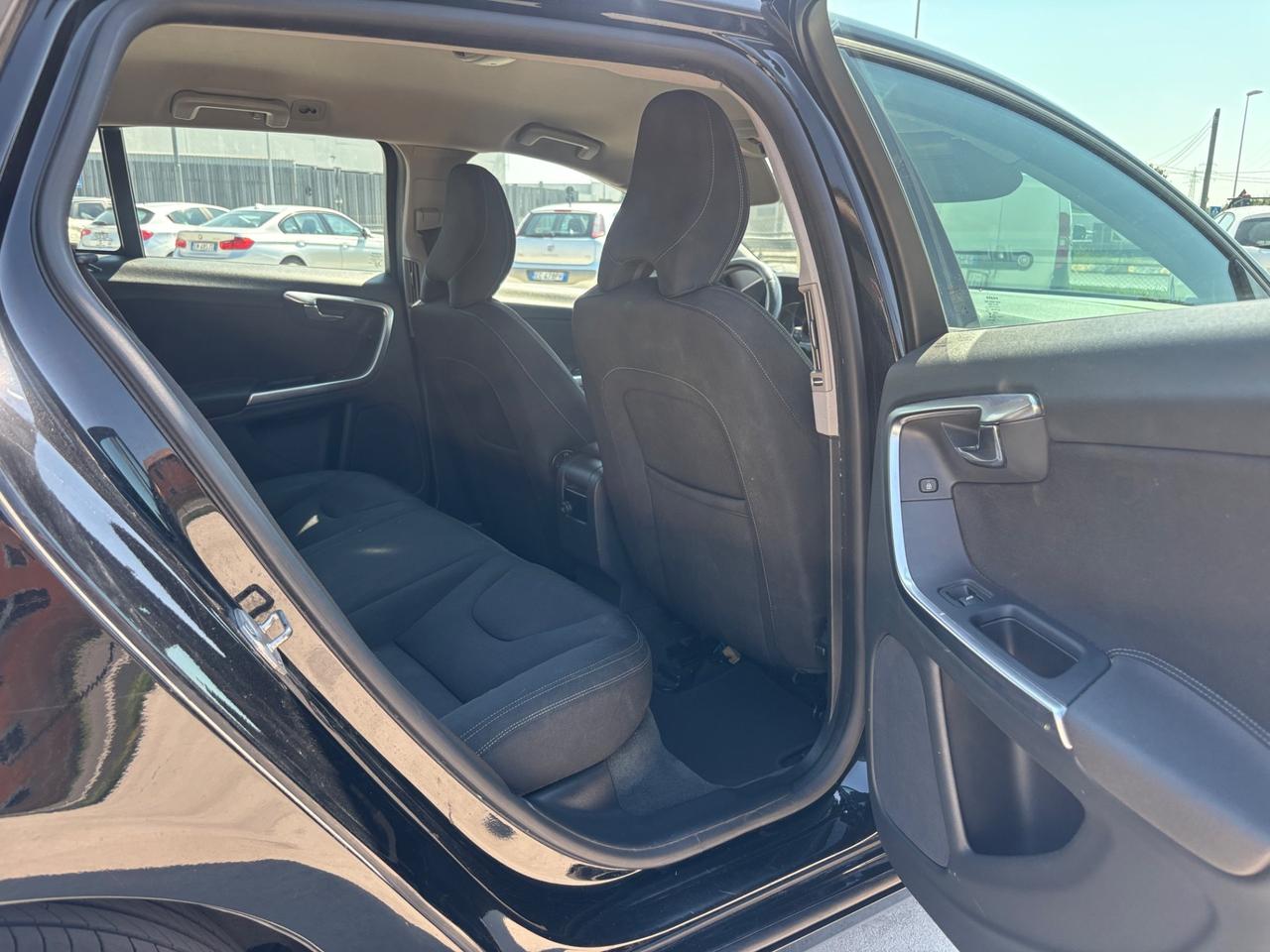 Volvo V60 D2 1.6 Powershift Momentum