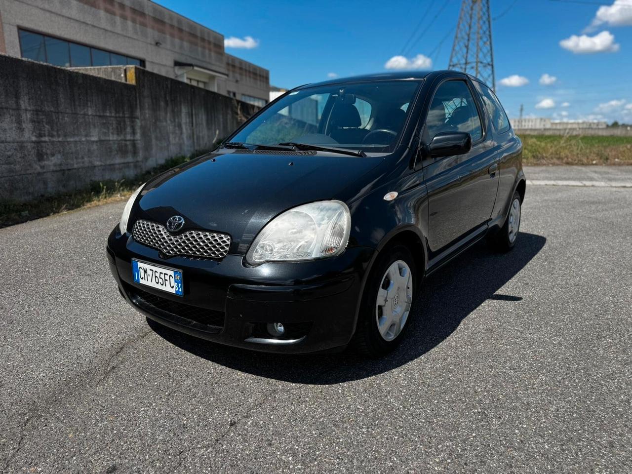 Toyota Yaris 1.3i 16V cat 3 porte Sol
