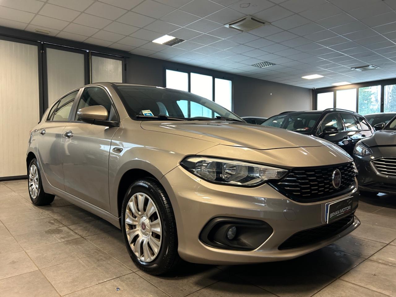 Fiat Tipo 1.6 Mjt S&S 5 porte Easy