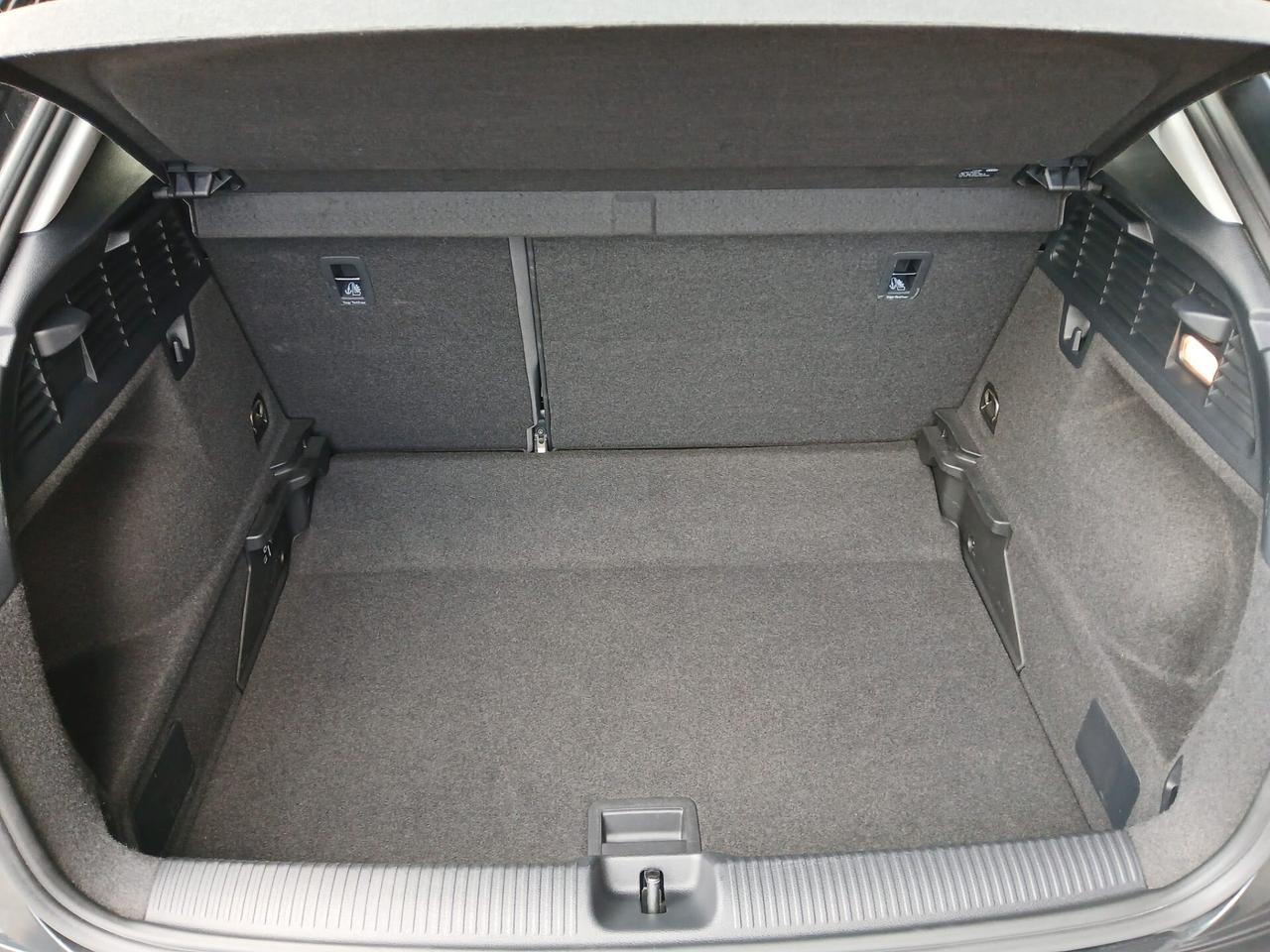 Audi Q2 30 TFSI Business