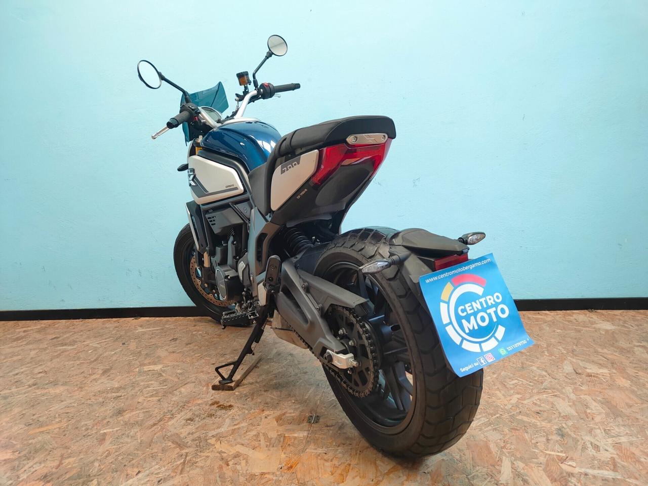 Cf Moto 700CL-X: una scrambler INCONFONDIBILE