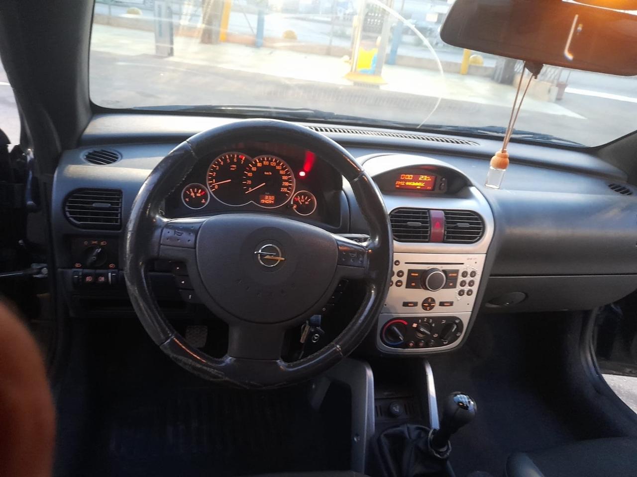 Opel Tigra TwinTop 1.4 16V First Edition