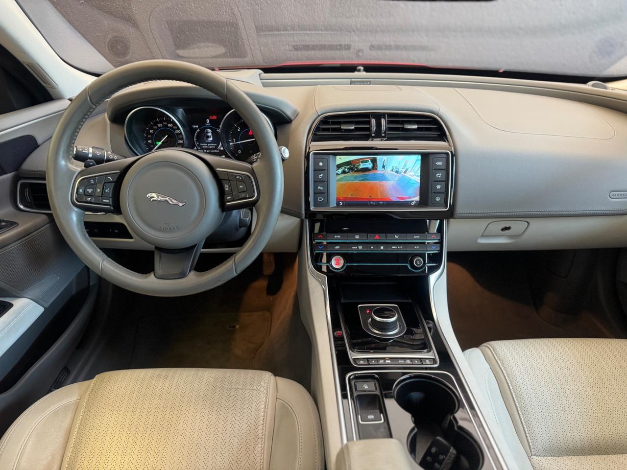 Jaguar XE 2.0 D Turbo 180 CV AWD aut. Portfolio