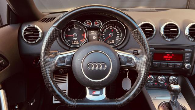 AUDI TT Roadster 2.0 TDI quattro S tronic 2 x S line 19"