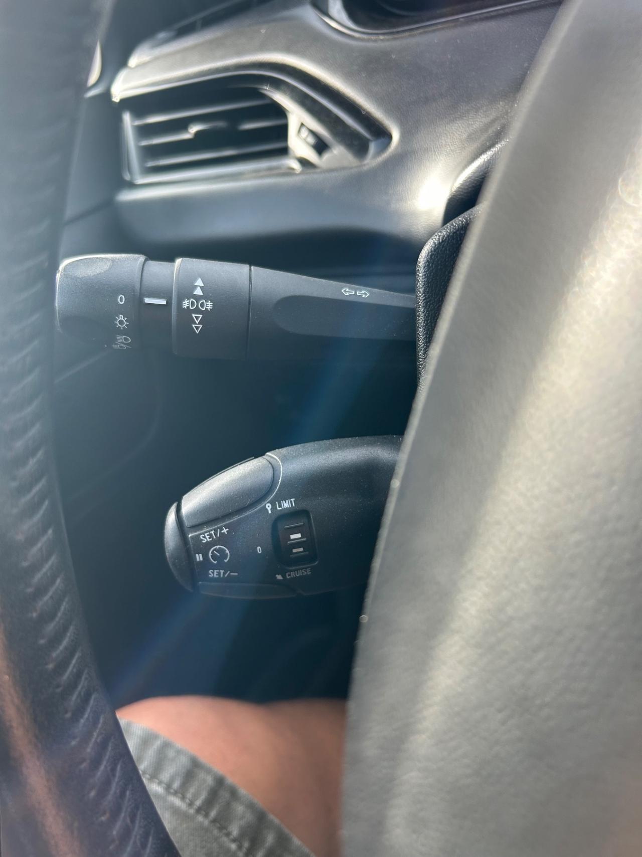 Peugeot 208 BlueHDi 75 5 porte Allure