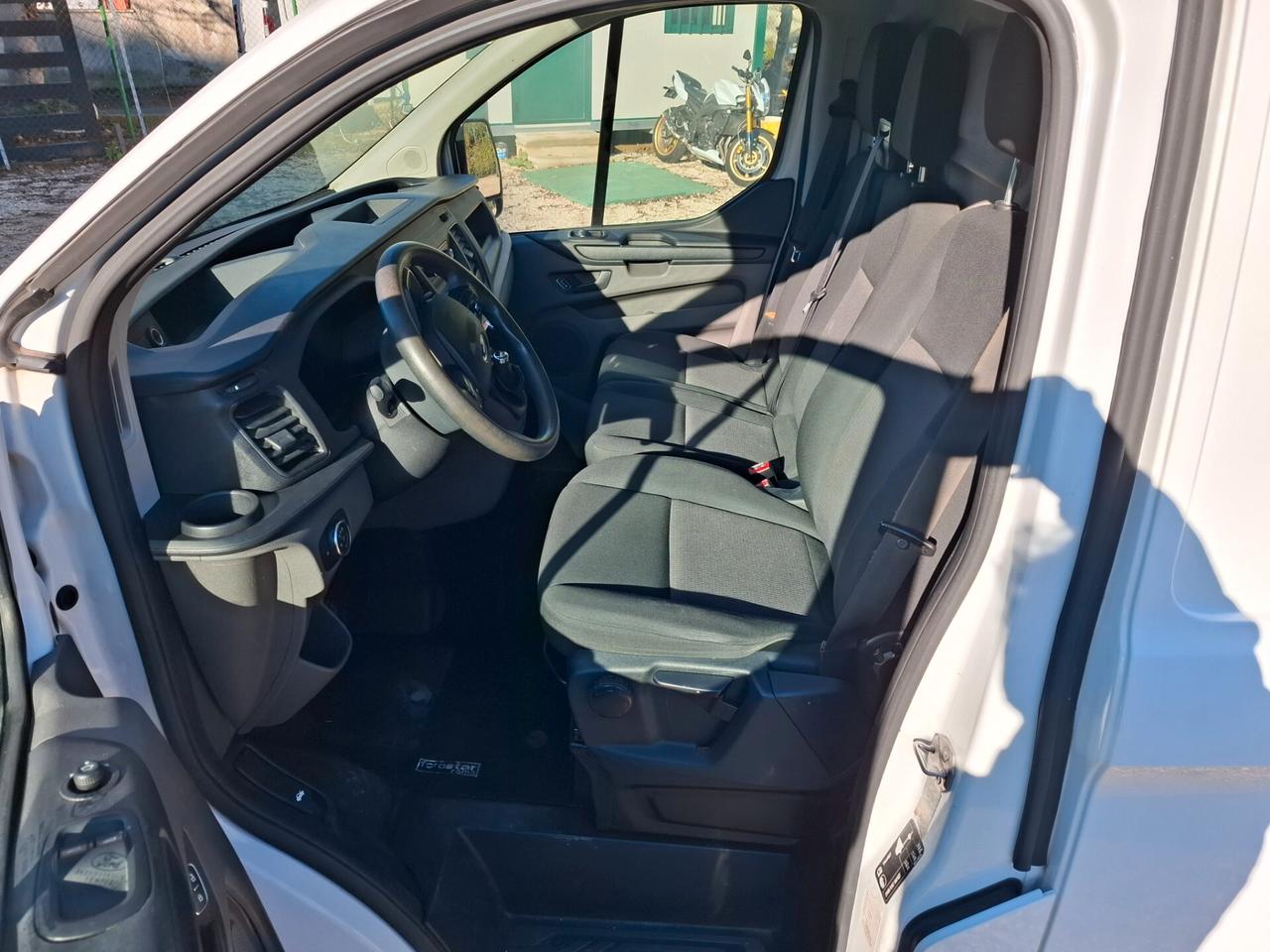 Ford Transit Custom 340 2.0 TDCi 130 PC Furgone Entry