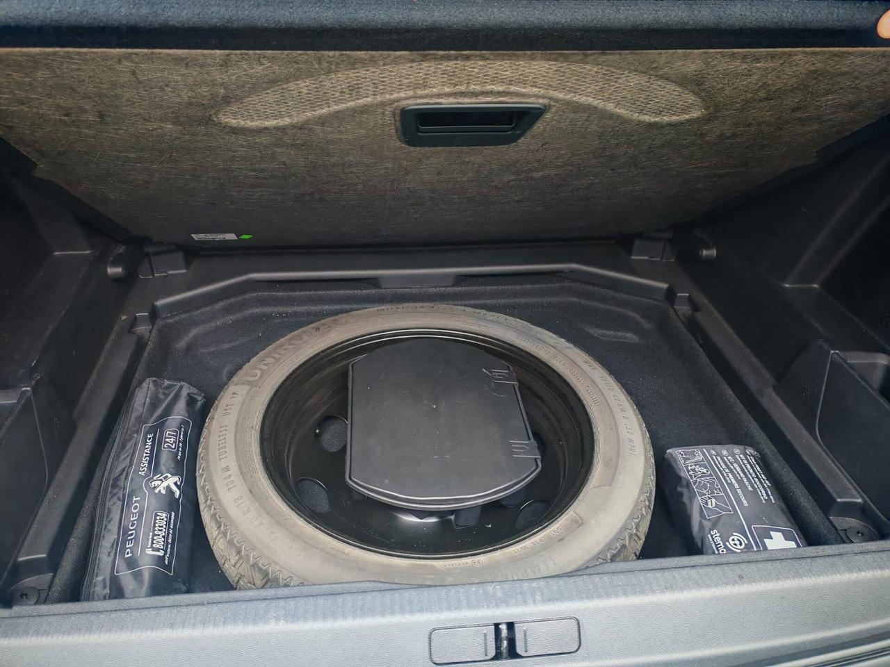 Peugeot 3008 BlueHDi 130 S&S EAT8 Crossway