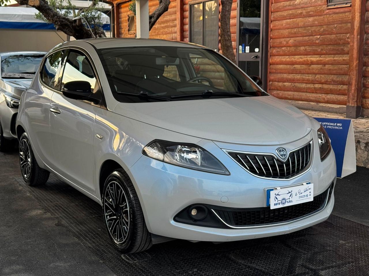 Lancia Ypsilon 1.0 FireFly 5 porte S&S Hybrid Ecochic Gold