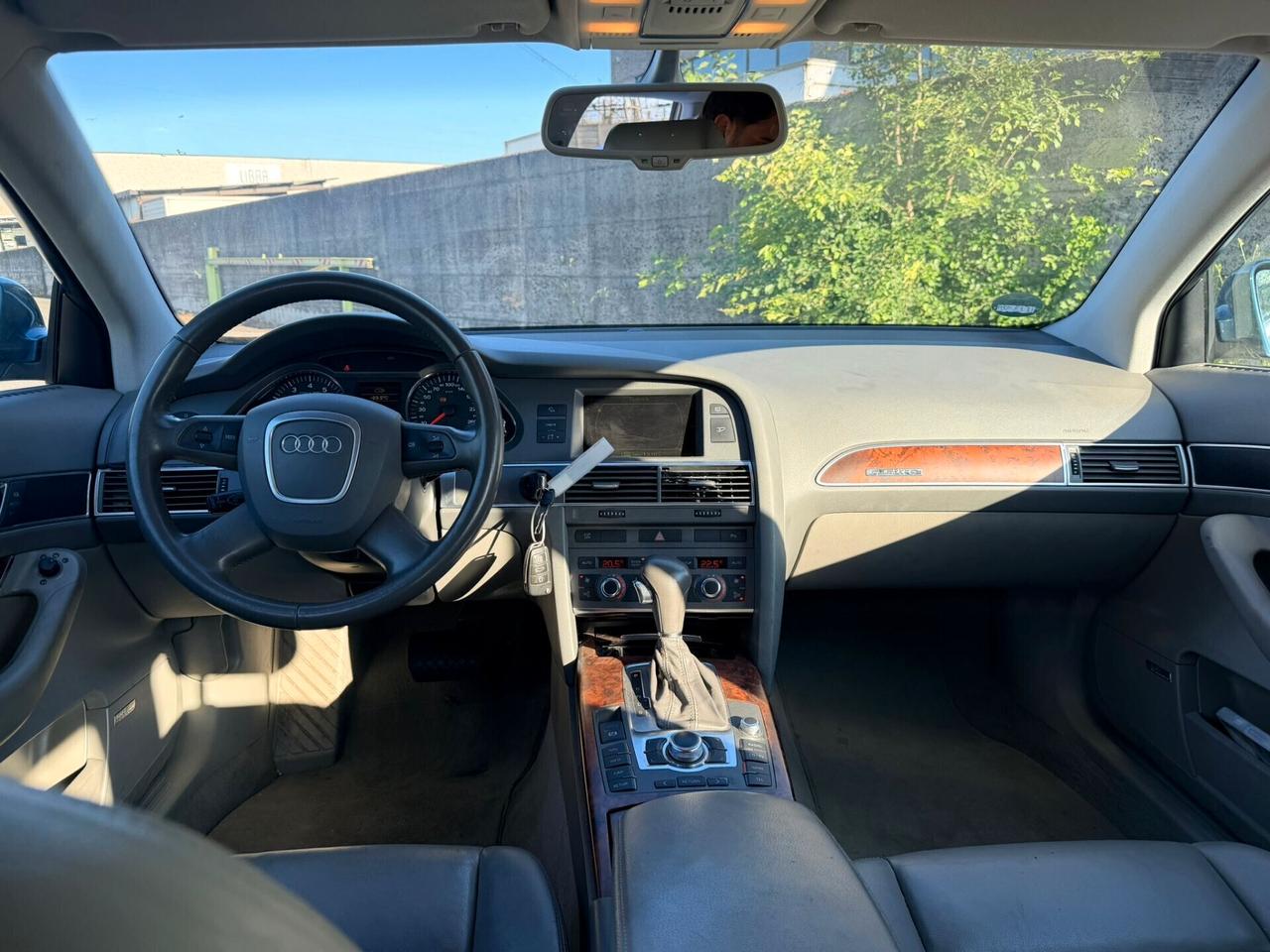 Audi A6 3.2 V6 FSI qu. Av.