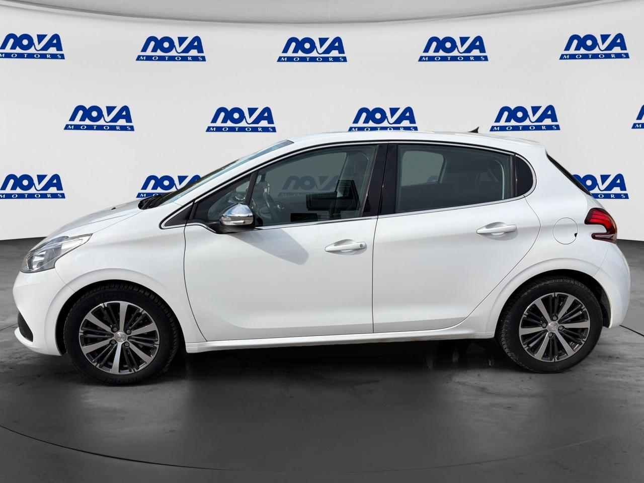 Peugeot 208 PureTech 82 5p. GPL Allure