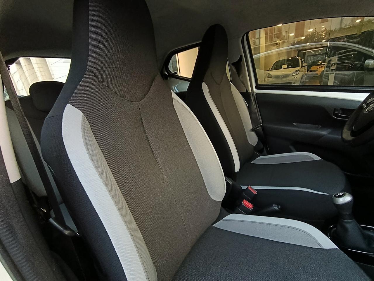 Toyota Aygo 1.0 VVT-i 69 CV 5 porte Navi Telecamera FULL