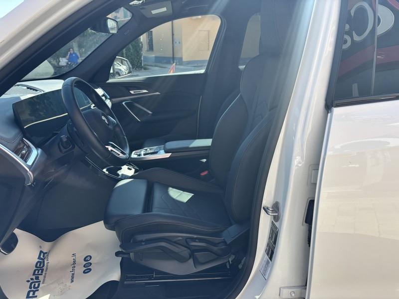 BMW X1 sdrive18d auto LED-NAVI-PELLE-18"