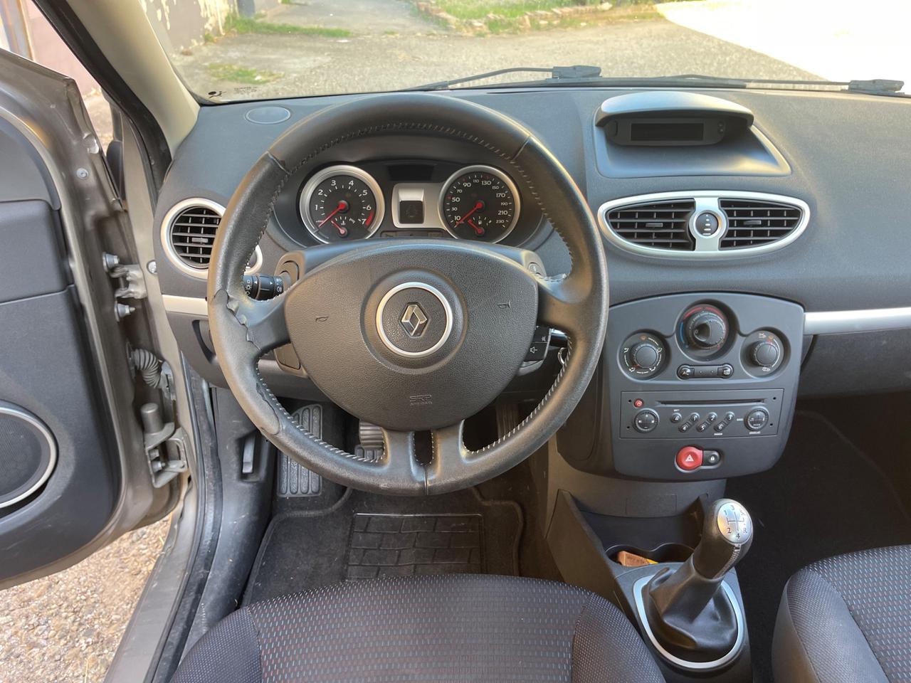 Renault Clio 1.2 16V SporTour Dynamique