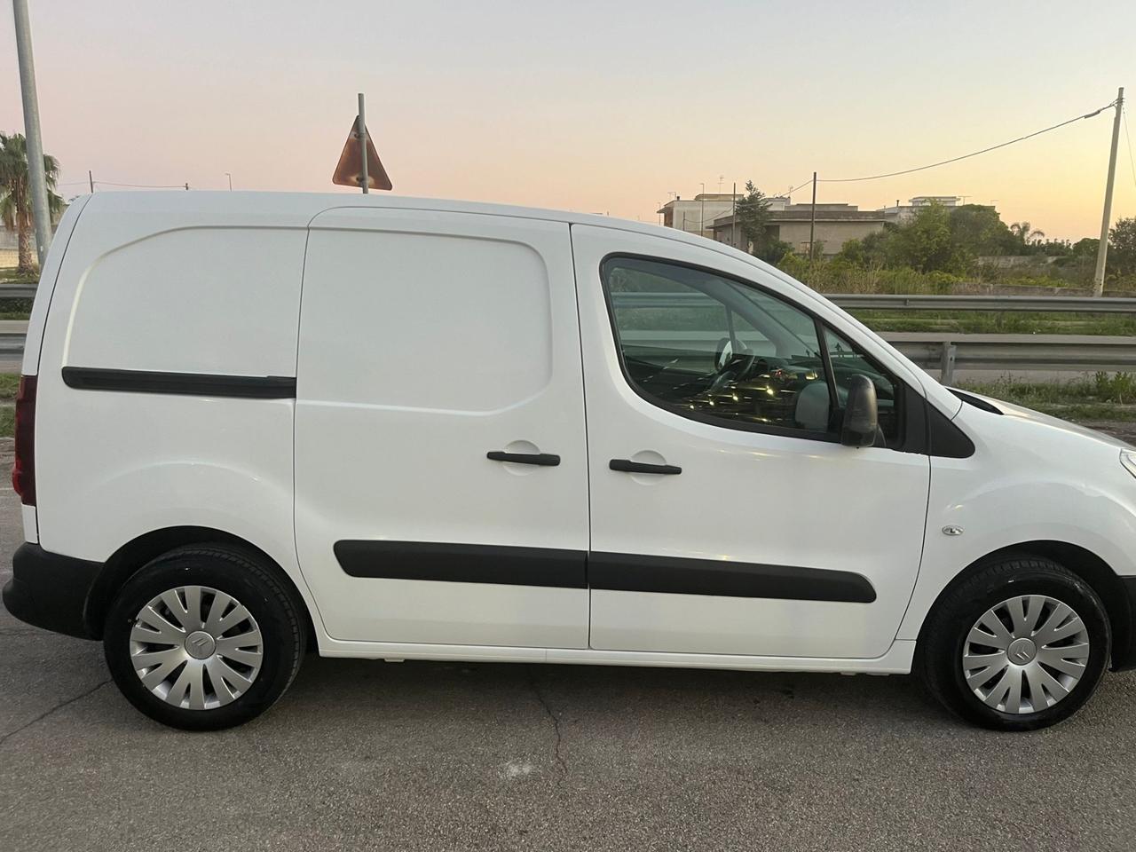 Citroen Berlingo 1.6 HDi 90Cv Unipro 2015