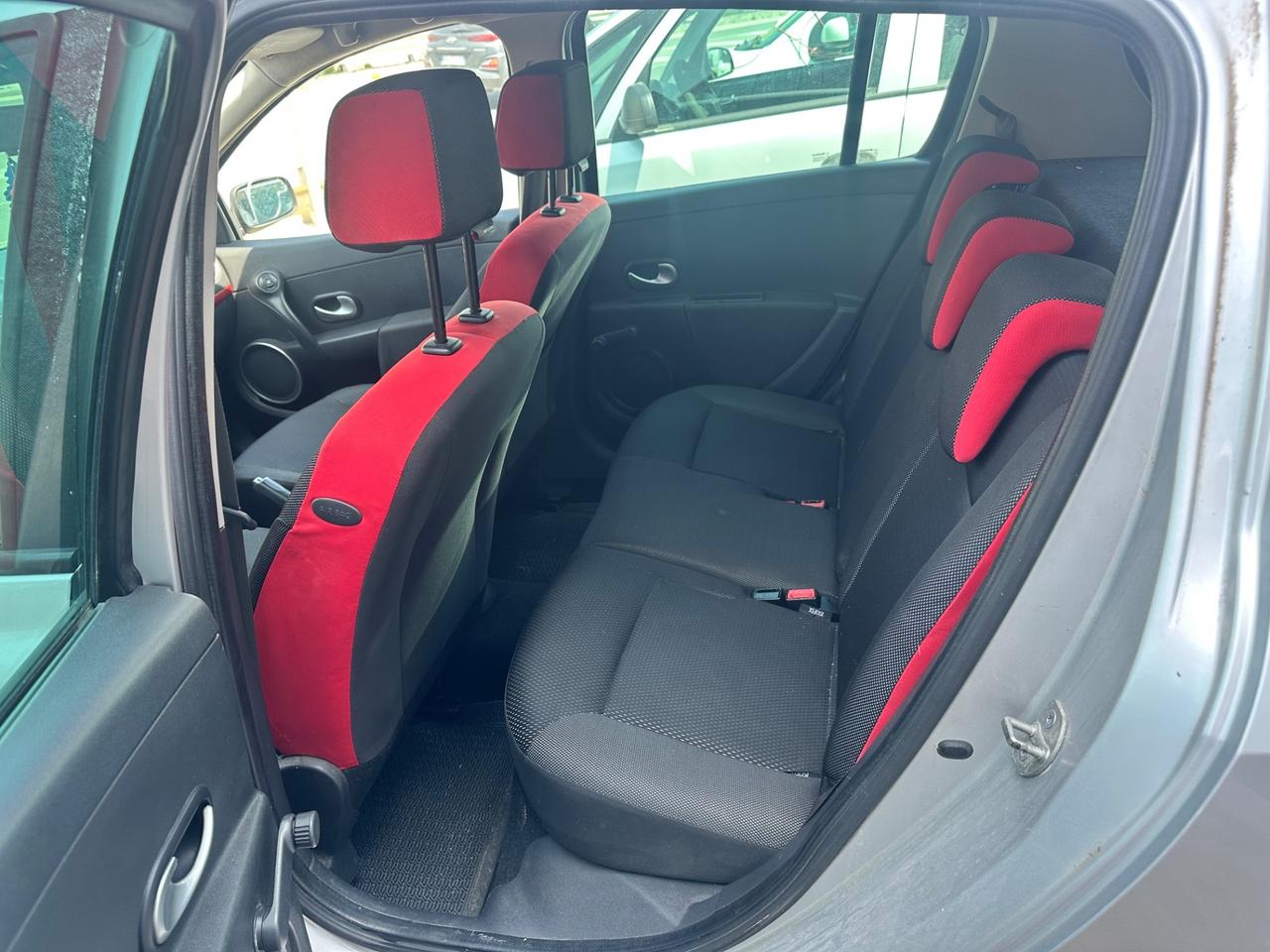 Renault Clio 1.5 dCi 85CV 5 porte Rip Curl