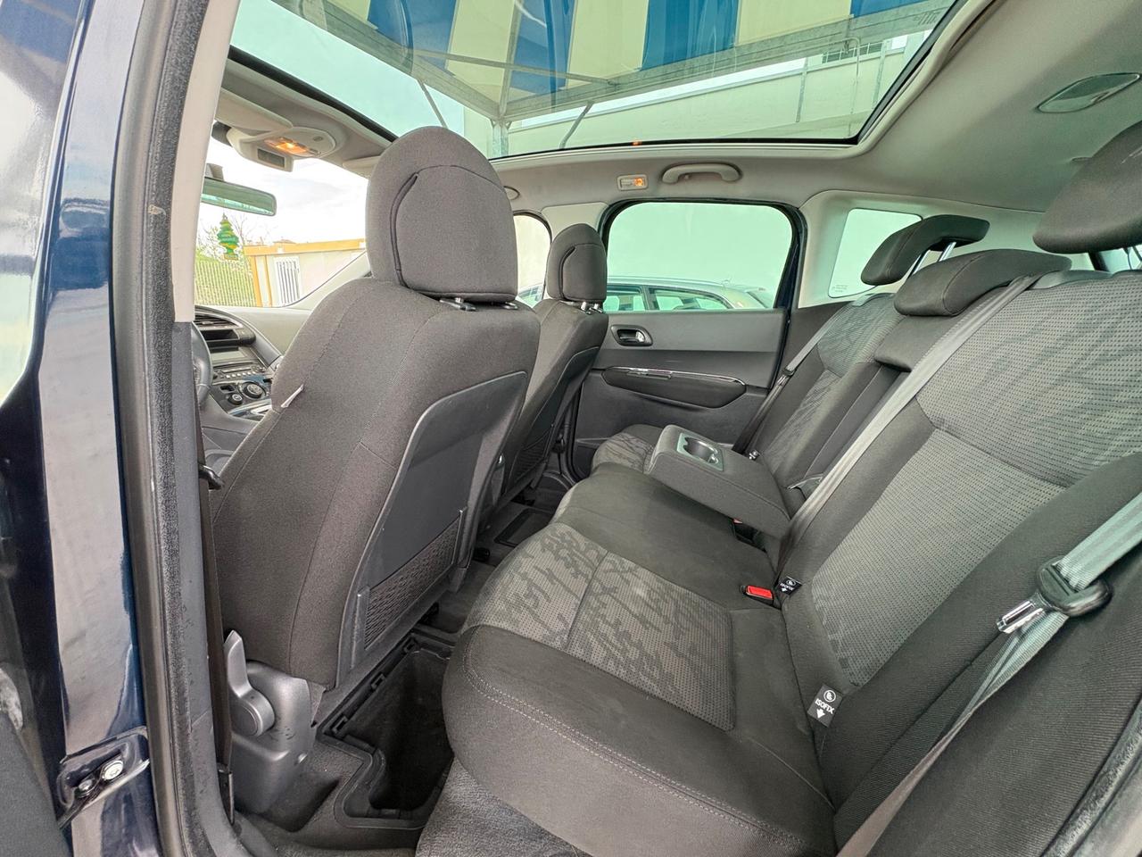 Peugeot 3008 1.6 HDi 110CV cambio robotizzato Outdoor