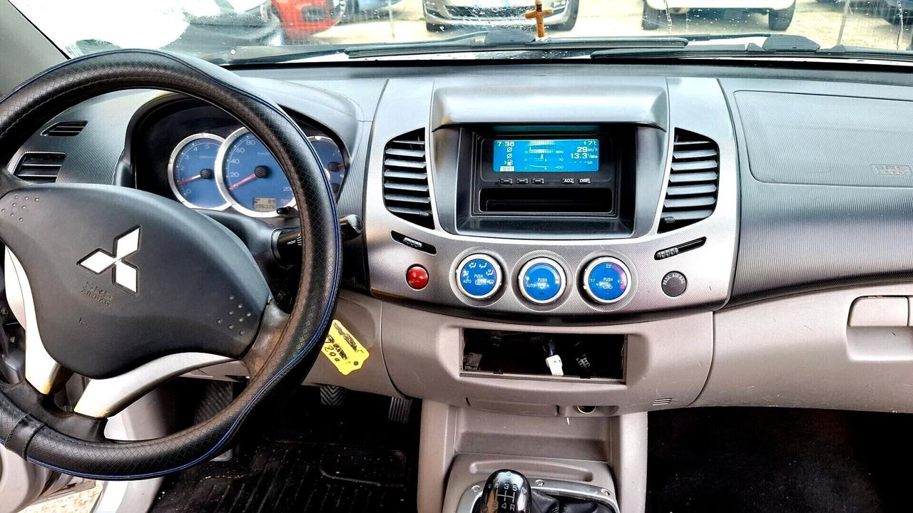 Mitsubishi L200 2.5 DI-D/136CV Club Cab Invite