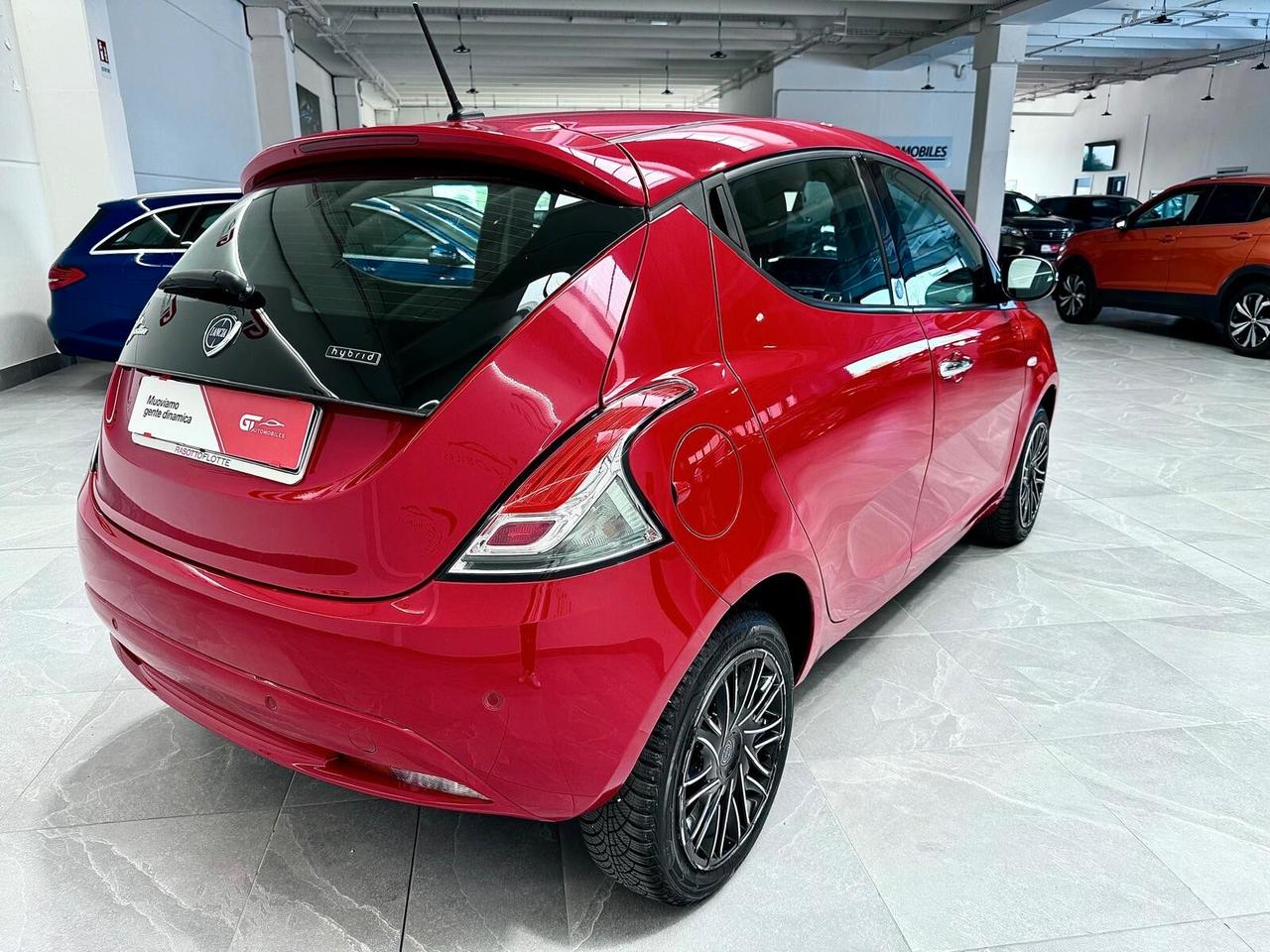 Lancia Ypsilon 1.0 FireFly 5 porte S&S Hybrid Ecochic Gold
