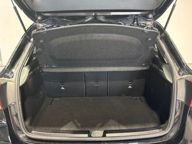 MERCEDES-BENZ A 180 d Automatic Business