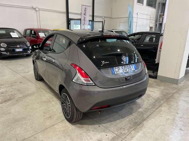 Lancia Ypsilon 1.0 firefly hybrid 69cv Gold Plus