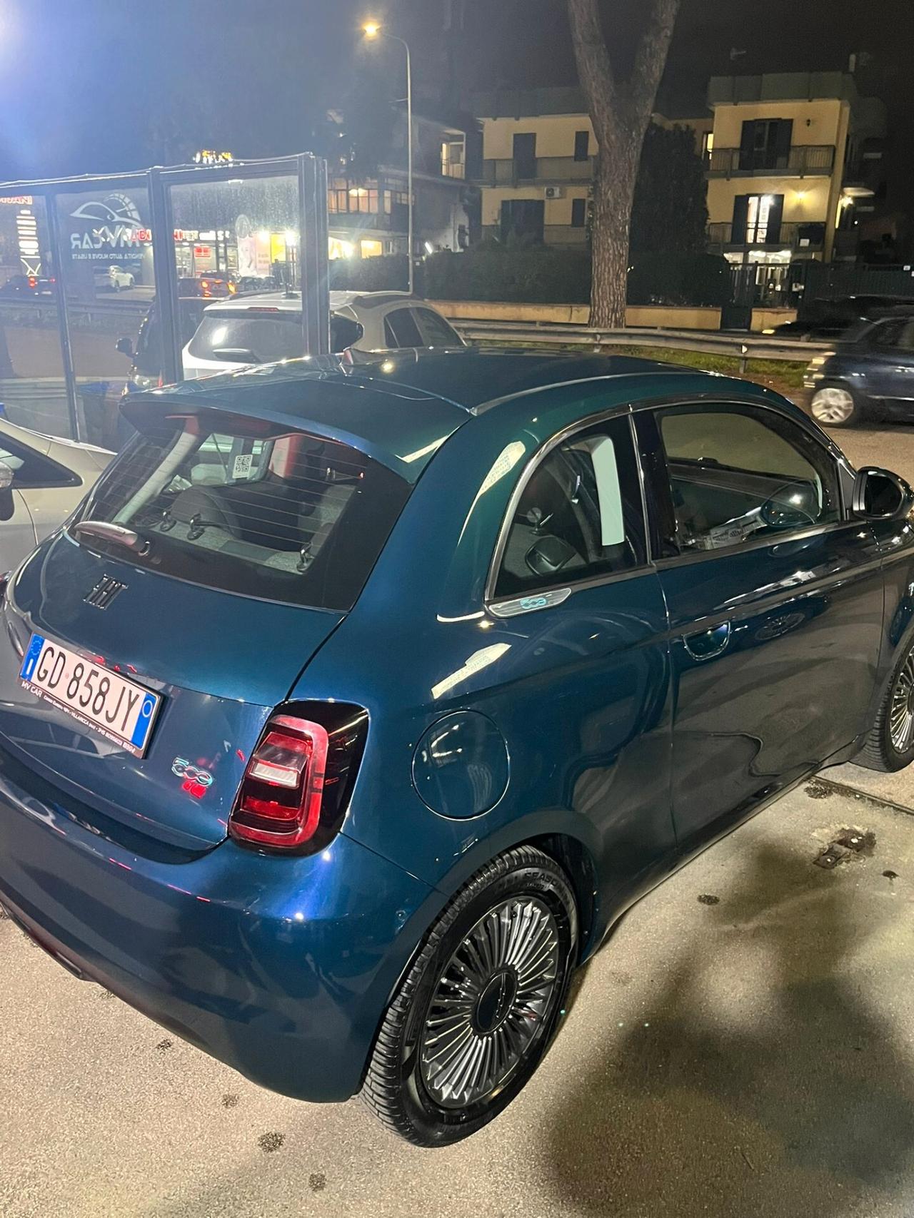 Fiat 500 500e Berlina 42 kWh Icon