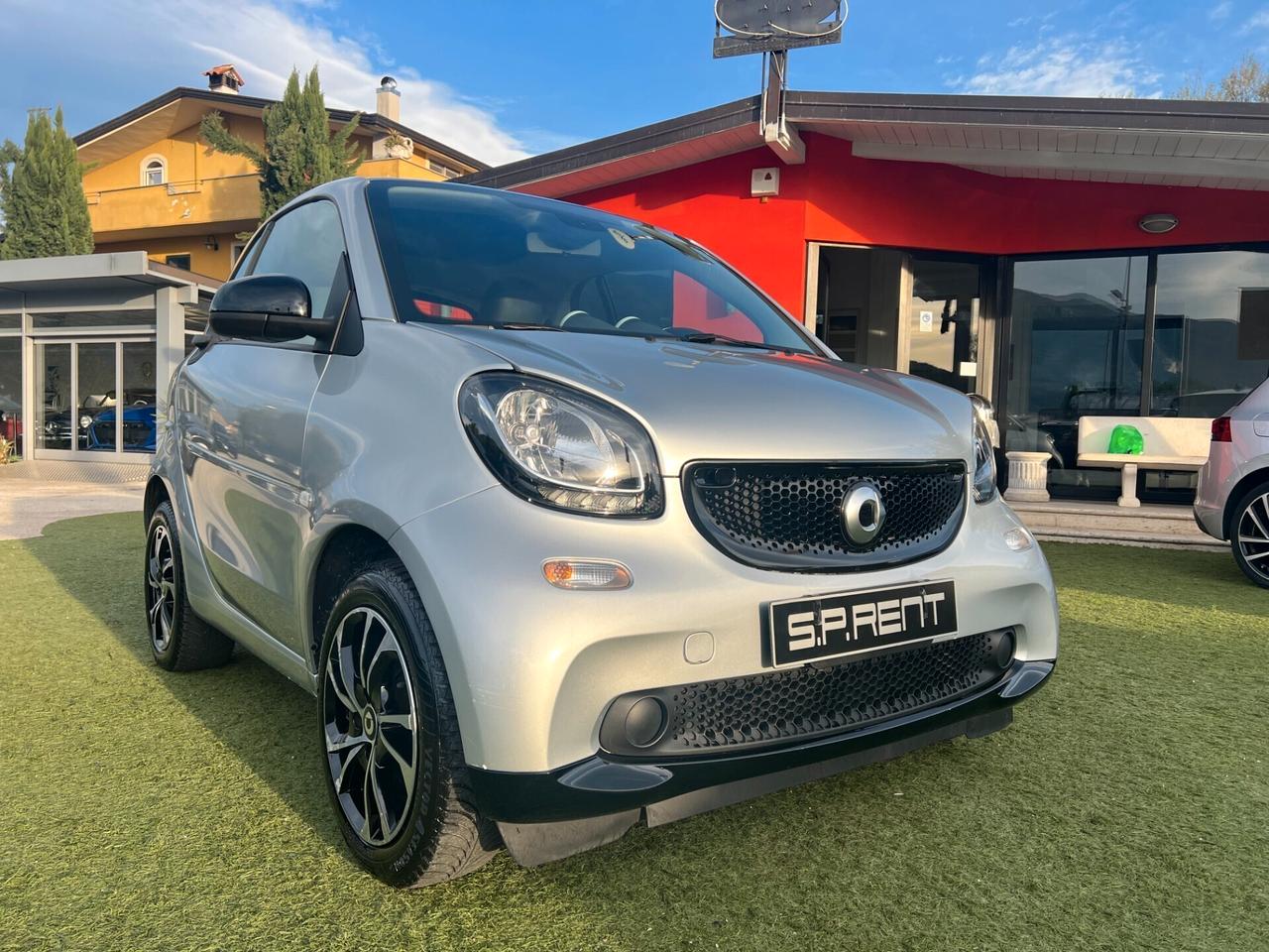 Smart ForTwo 70 1.0 Passion/NAVIGATORE/SED SPORT &amp; RISCALDABILI/TETTO/PELLE/AUTOMATIK