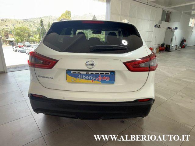 NISSAN Qashqai 1.6 dCi 2WD N-Connecta