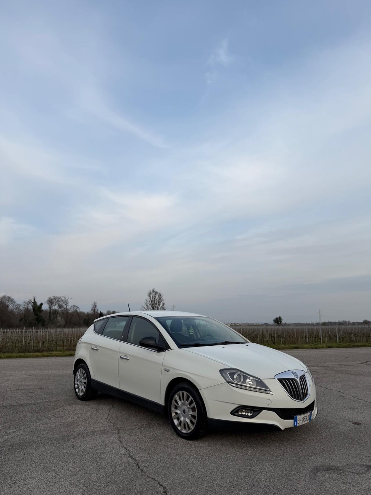 Lancia Delta 1.6 MJT DPF Silver