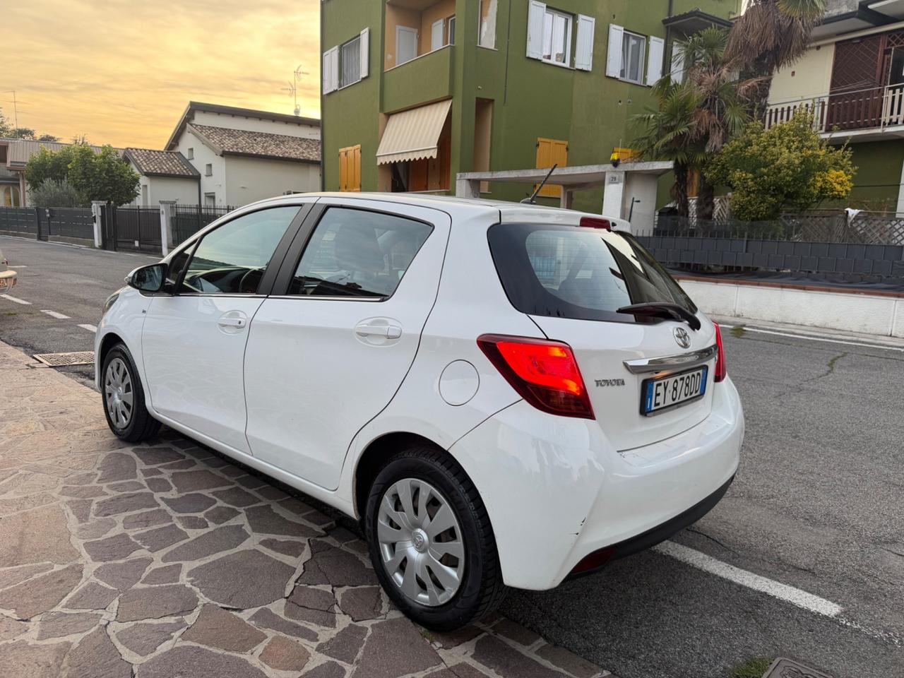 Toyota Yaris 1.0 5 porte