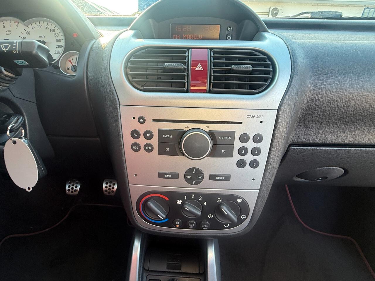 Opel Tigra TwinTop 1.4 16V Sport