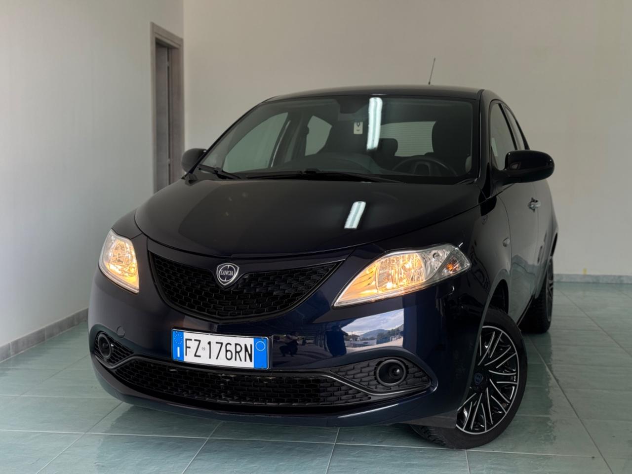 Lancia Ypsilon 1.2 69 CV 5 porte S&S Gold