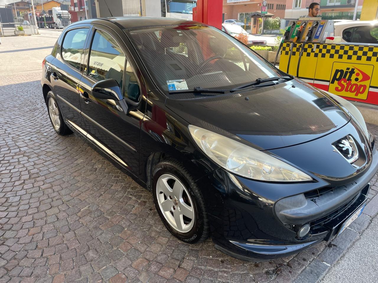 Peugeot 207 1.4 8V 75CV 5p. ONE Line