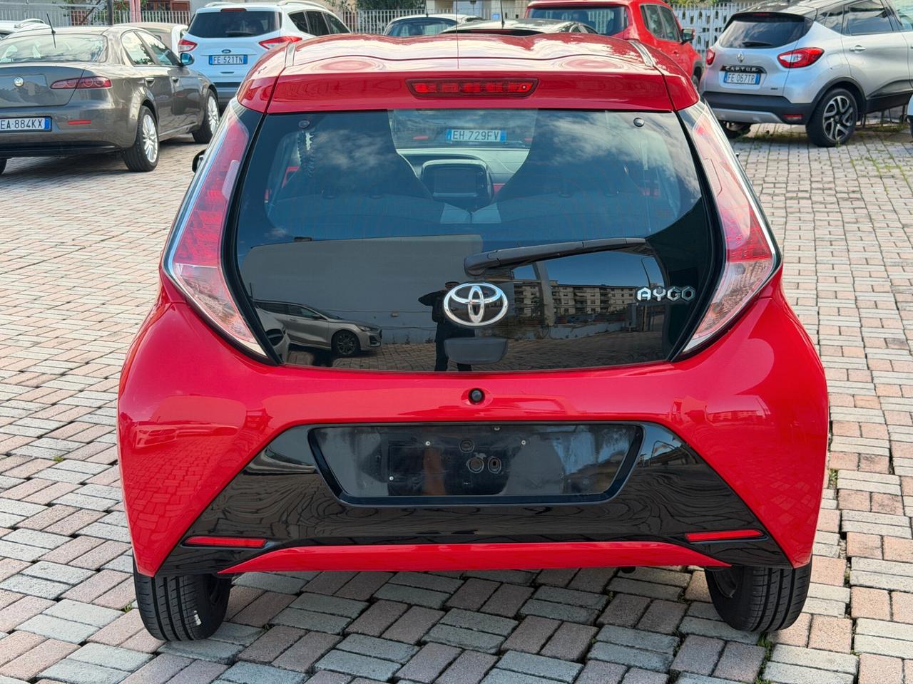 Toyota Aygo 1.0 VVT-i 69 CV 5 porte x-cool