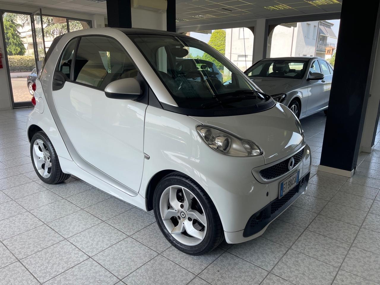 Smart ForTwo 1000 52 kW MHD coupé pure