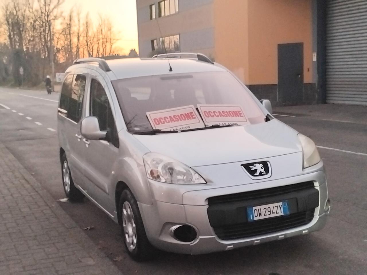 Peugeot Partner Tepee 1.6 HDi 90CV Outdoor 5 POSTI FURGONATO X NEO PATENTATI