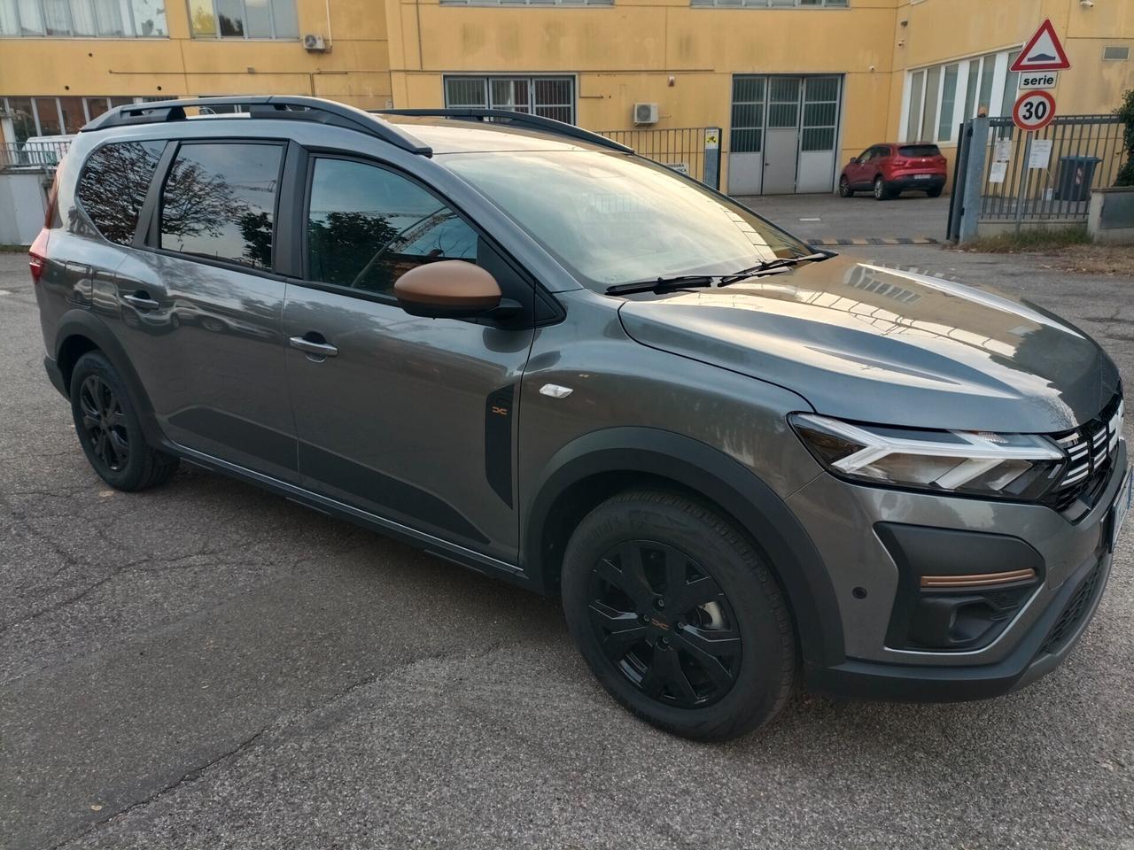 Dacia Jogger Hybrid 7 posti Extreme