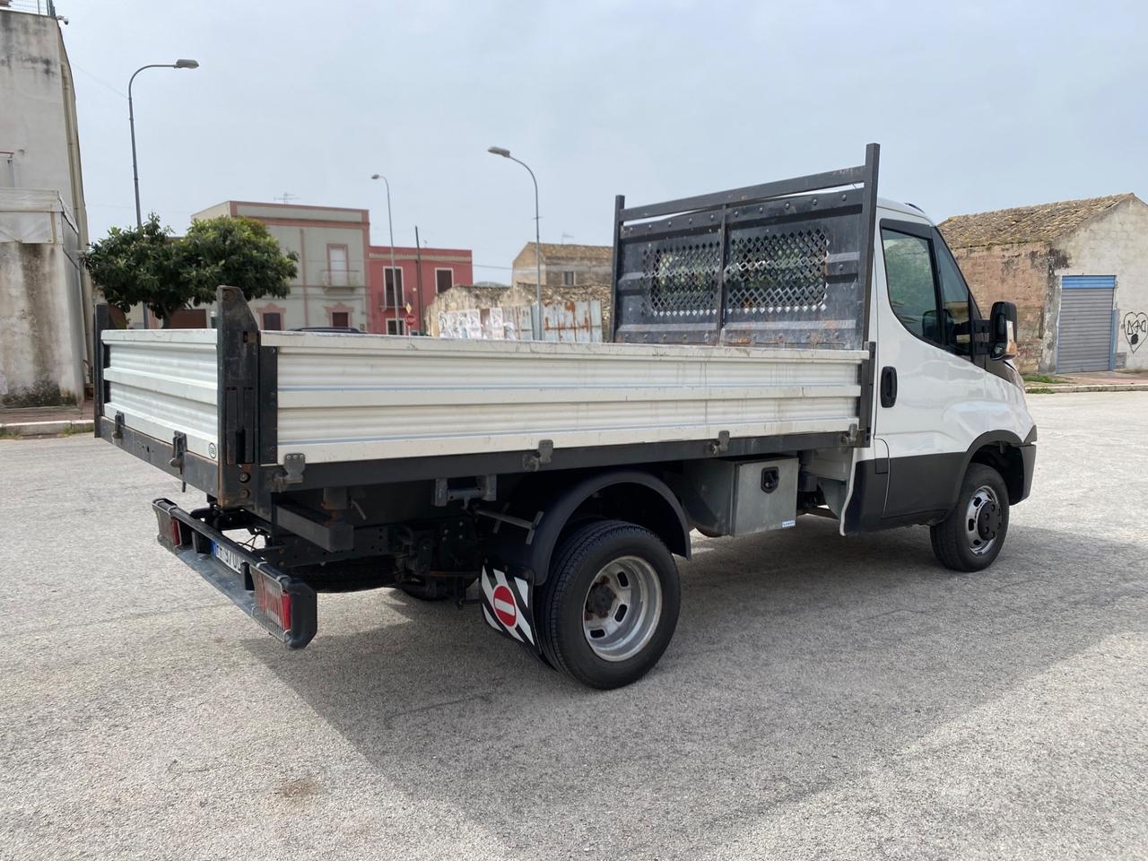 Iveco Daily 35C11 2.3 106CV RIBALTABILE