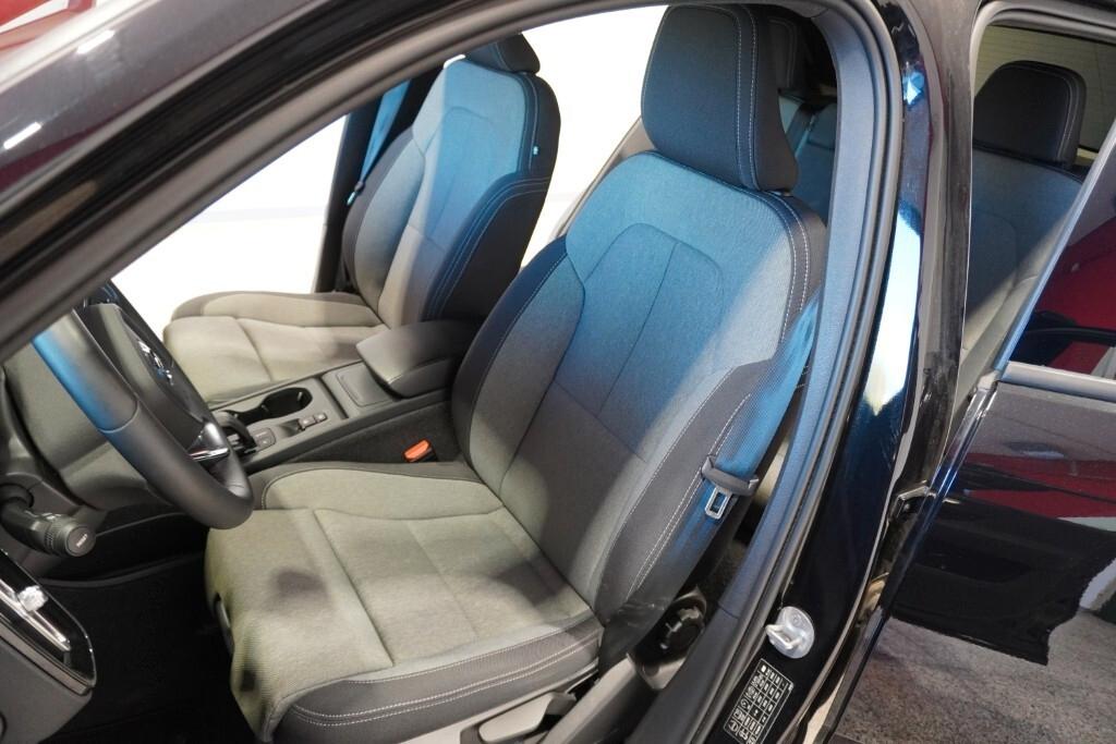 VOLVO XC40 1.5 T2 129CV AUTOM. CORE ( FARI LED - COCKPIT - CRUISE - NAVI - MIRROR - PDC - TELECAMERA POST. - CERCHI 18 )