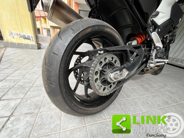 BMW F 800 R .