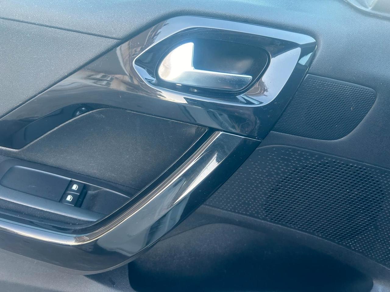 Peugeot 208 1.4 HDi 68 CV autocarro