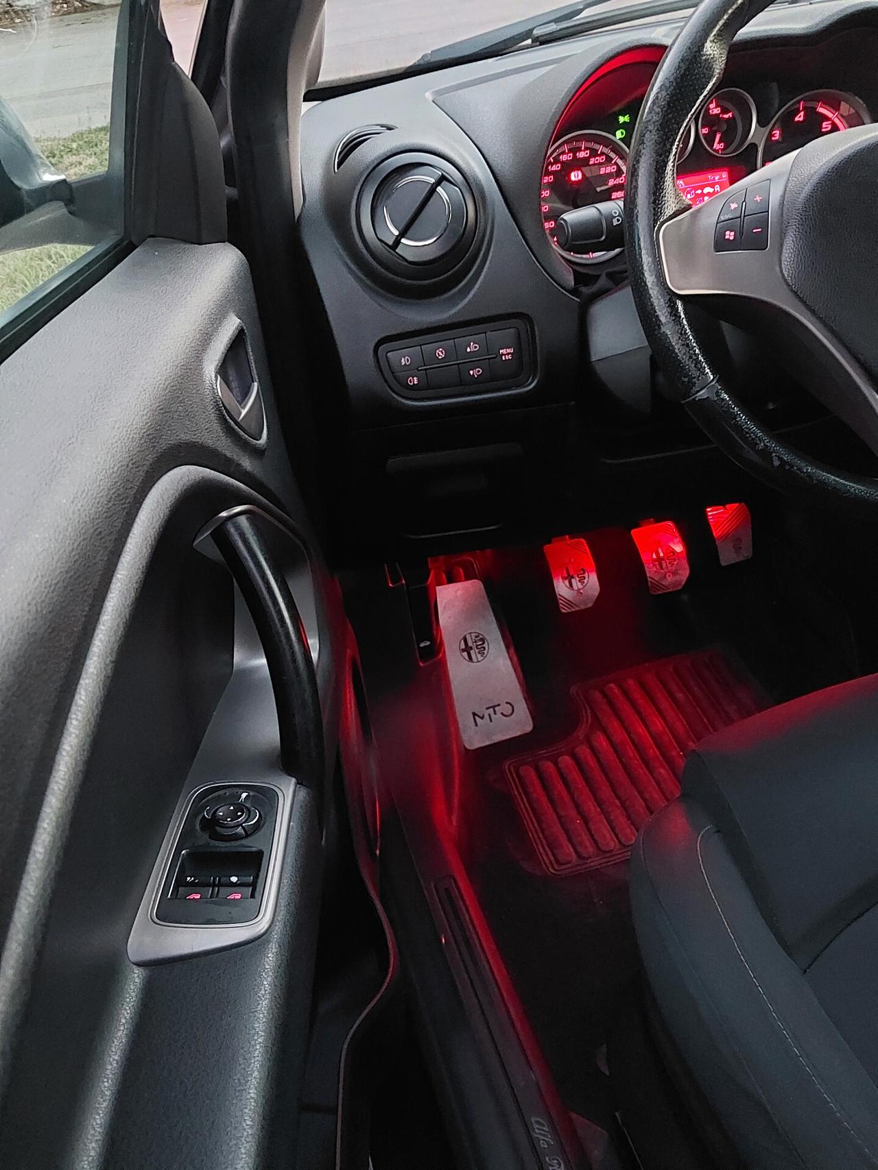 ALFA ROMEO MITO 1.3 JTDm- 95 CV POCHI KM.-03-2012