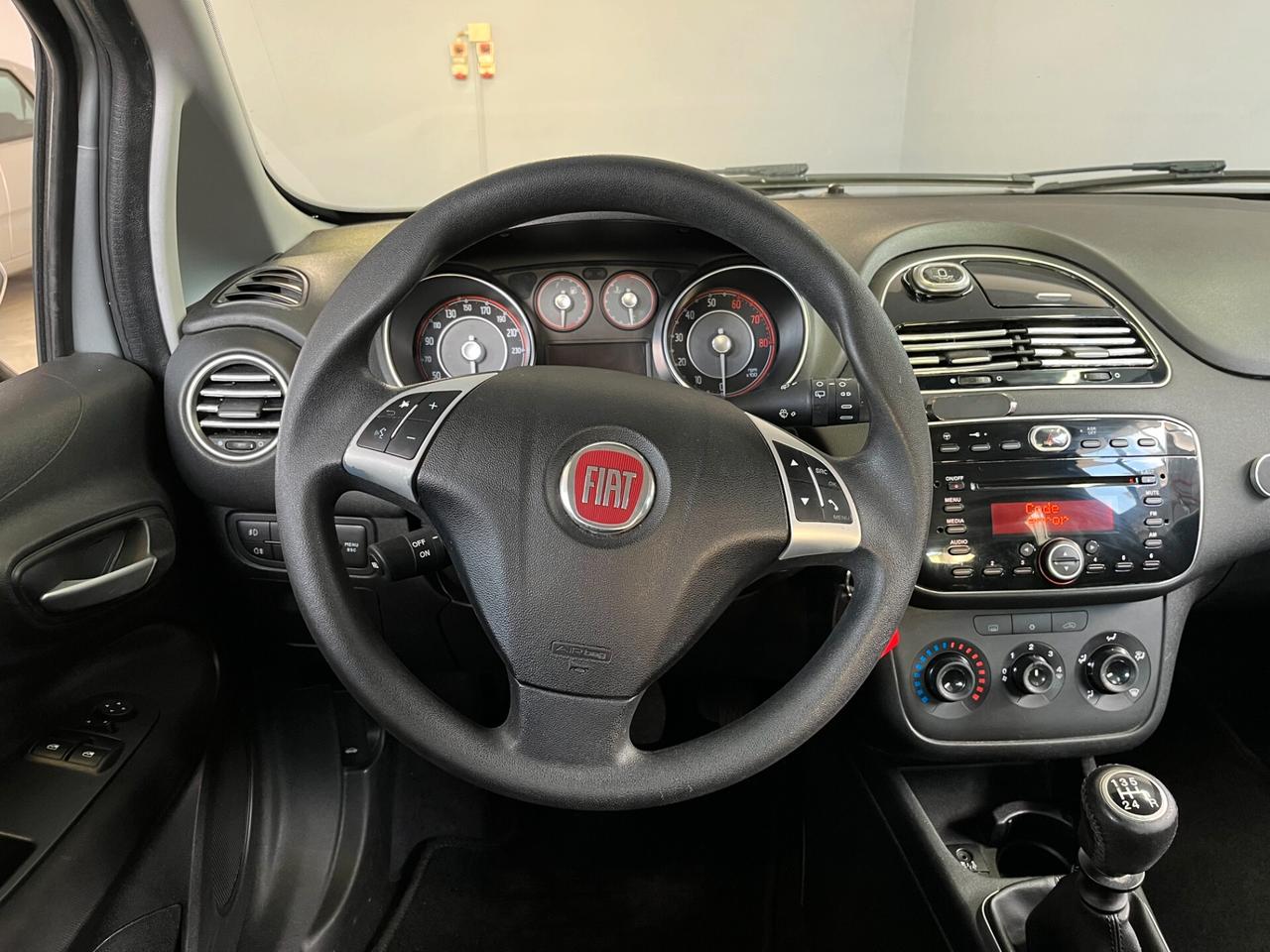 Fiat Punto 1.2cc LOUNGE 69cv EURO6B 5 P.TE - OK NEOPAT.