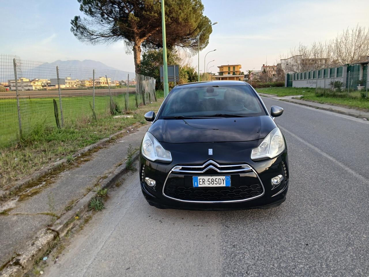 Ds DS3 3 1.2 VTi 82 Just Black full optional