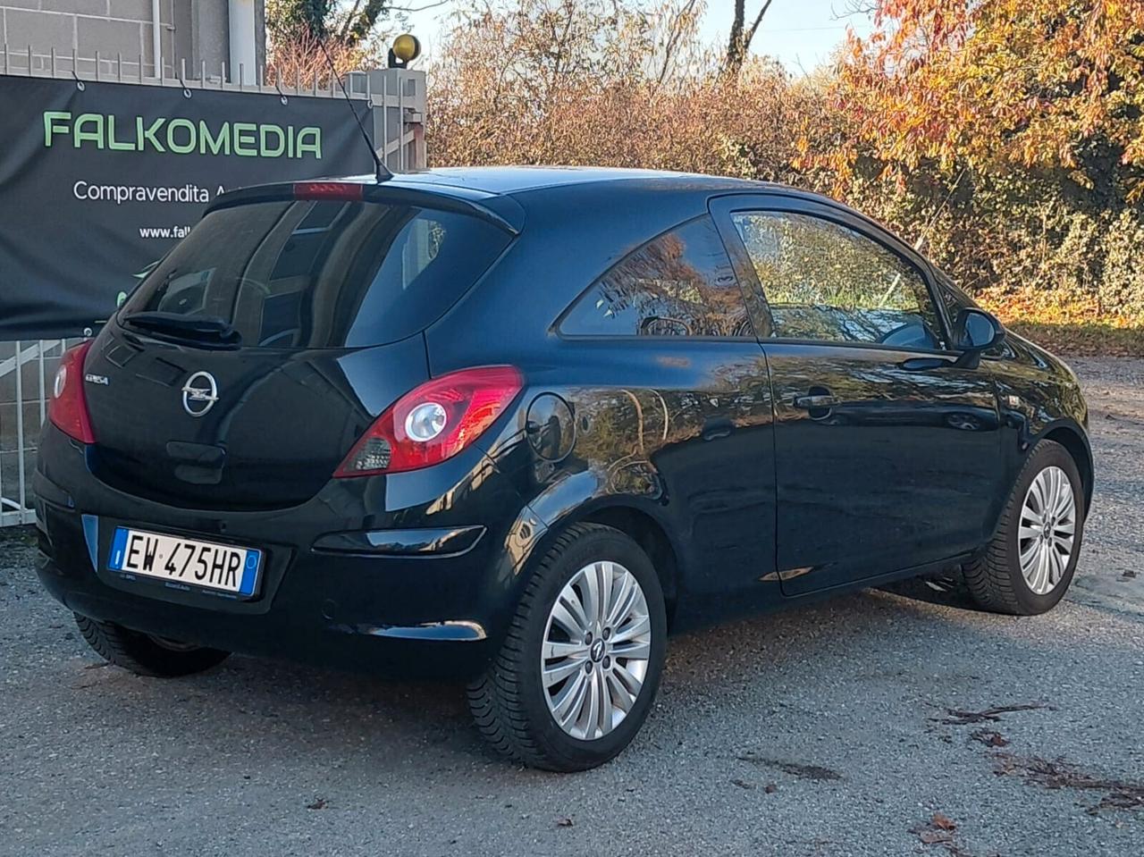 Opel Corsa 1.2 benzina UNICO PROPRIETARIO (Neopatentati)