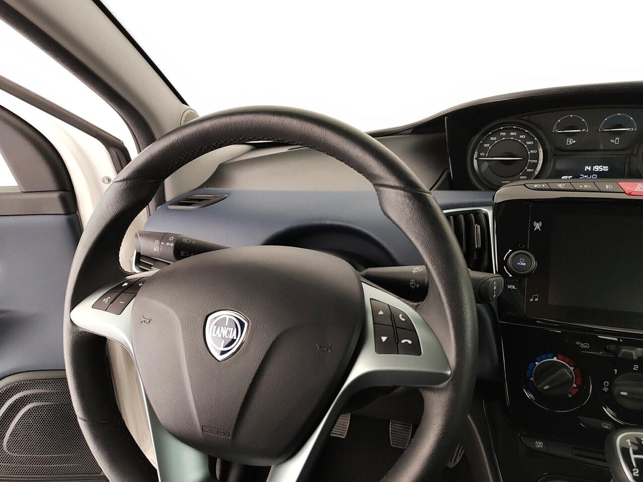 Lancia Ypsilon 1.0 FireFly 5 porte S&S Hybrid Platino