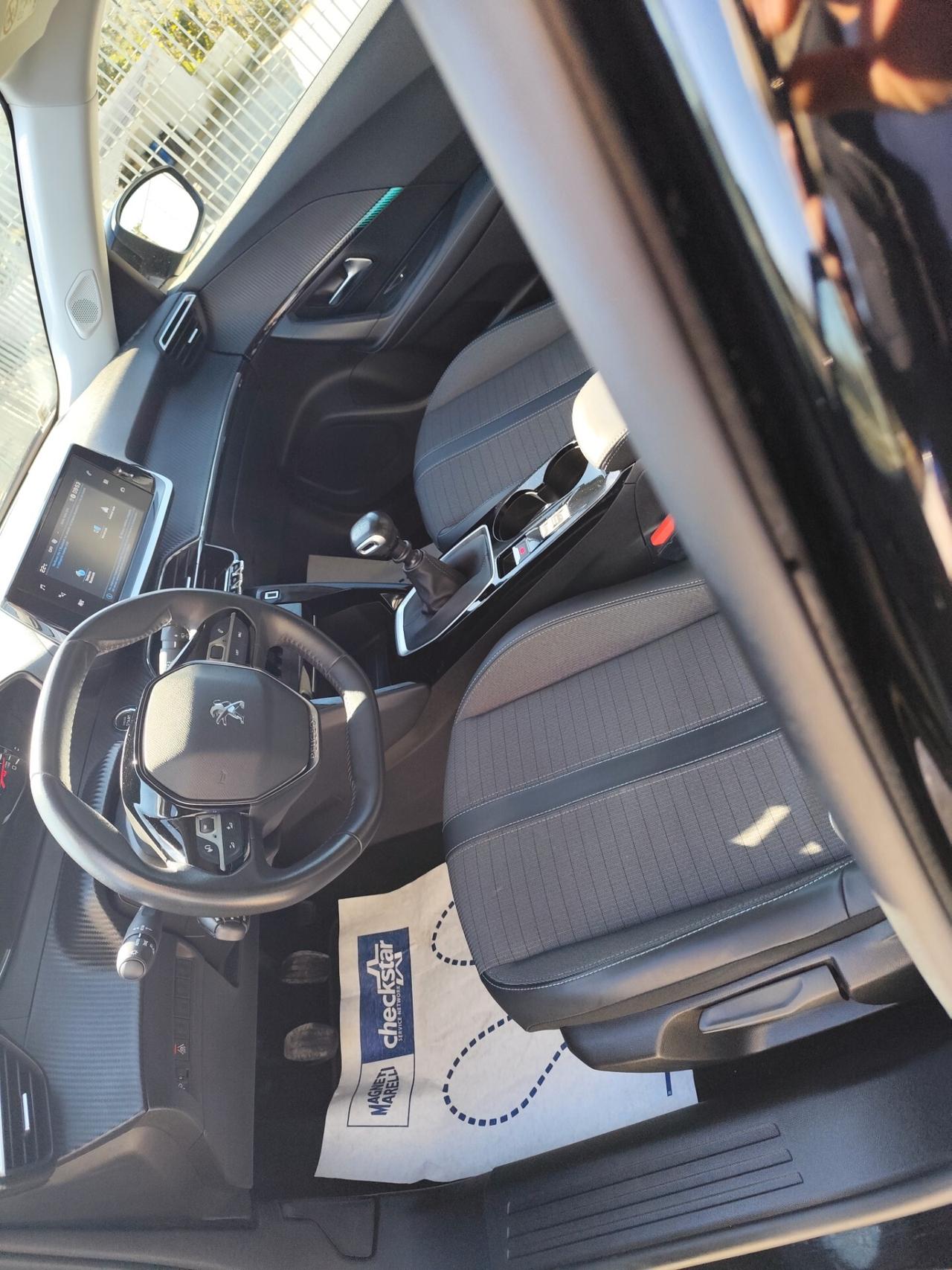 Peugeot 2008 BlueHDi 110 S&S Allure Pack