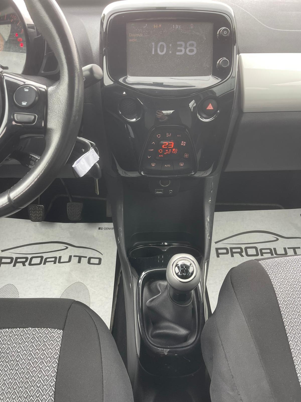 Toyota Aygo 1.0 VVT-i 69 CV 5 porte x-play